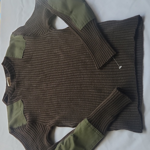 Men's Wool Olive and Green Ribbed Sweater - Picture 3 of 6